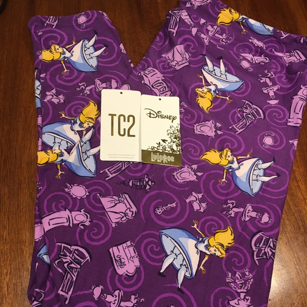 LuLaRoe Disney’s Alice
Size Tall&Curvy Leggings